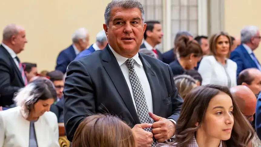 Ferran Torres blisko odejścia z Barcelony? Cisza ze strony Laporty