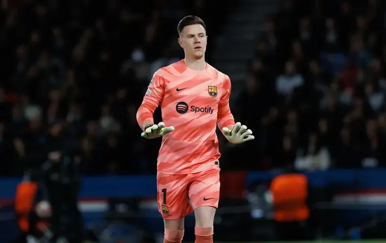 Transfer Ter Stegena do Ajaxu nadal możliwy