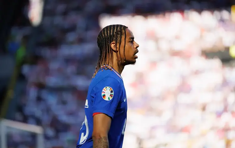 Liverpool bliski pozyskania Barcoli z PSG: trudne negocjacje trwają