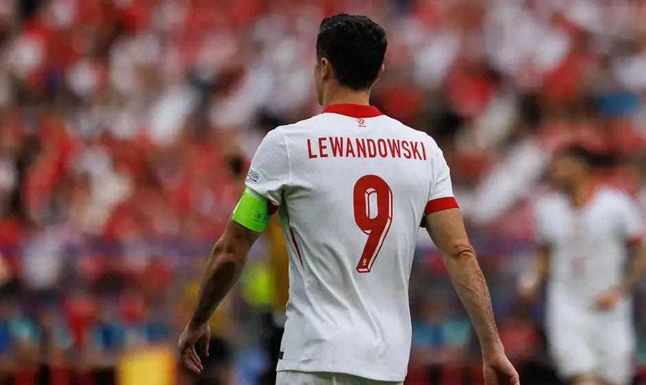 Lewandowski gratuluje Barcelonie po triumfie Hiszpanii na MŚ 2026