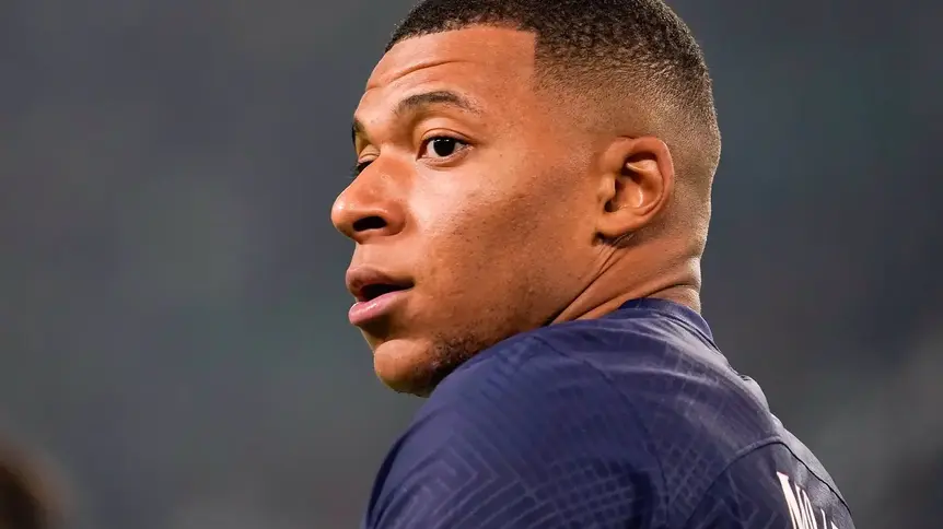 Mbappé stawia na piłkę, a nie politykę