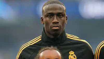 Mendy na marginesie u Mourinho, Real celuje w Cucurellę