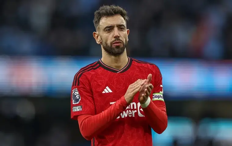 Bruno Fernandes pozostaje w Manchesterze United, odrzuca lukratywne oferty z Arabii Saudyjskiej