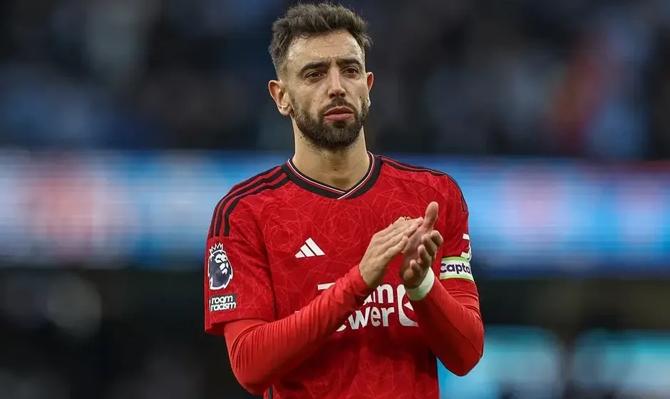 Bruno Fernandes pozostaje w Manchesterze United, odrzuca lukratywne oferty z Arabii Saudyjskiej