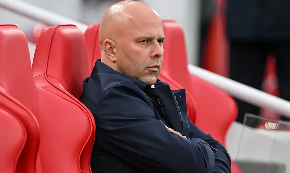 Arne Slot odrzuca Fulham, otwiera drogę do reprezentacji Holandii