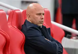 Arne Slot odrzuca Fulham, otwiera drogę do reprezentacji Holandii