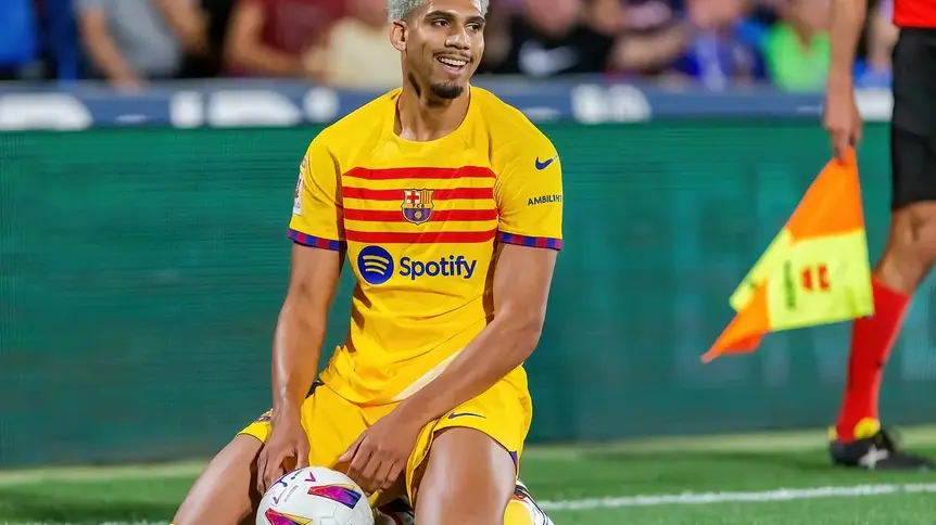Atlético Madryt rozważa wzmocnienie defensywy Ronaldem Araújo