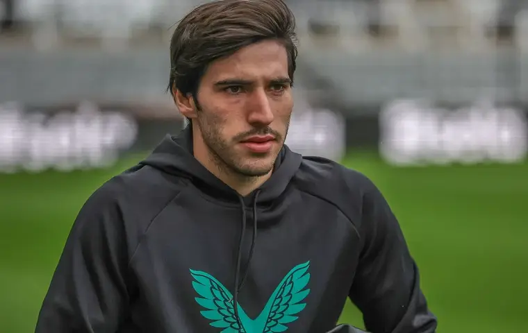 Arsenal celuje w Tonaliego: Newcastle ustala cenę na 100 mln funtów